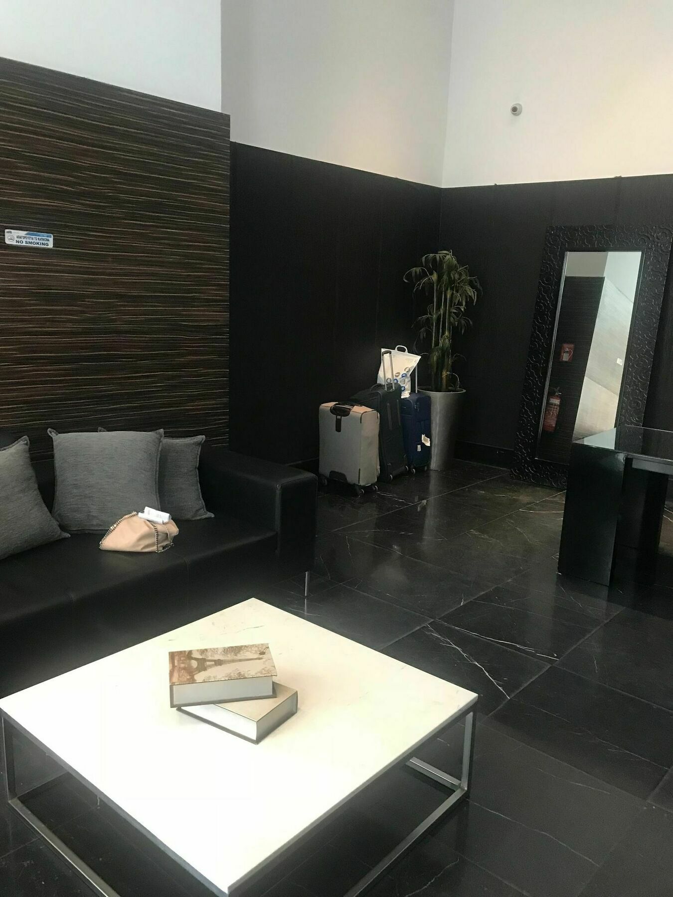 Finikoudes Luxury Apartments Ларнака Экстерьер фото