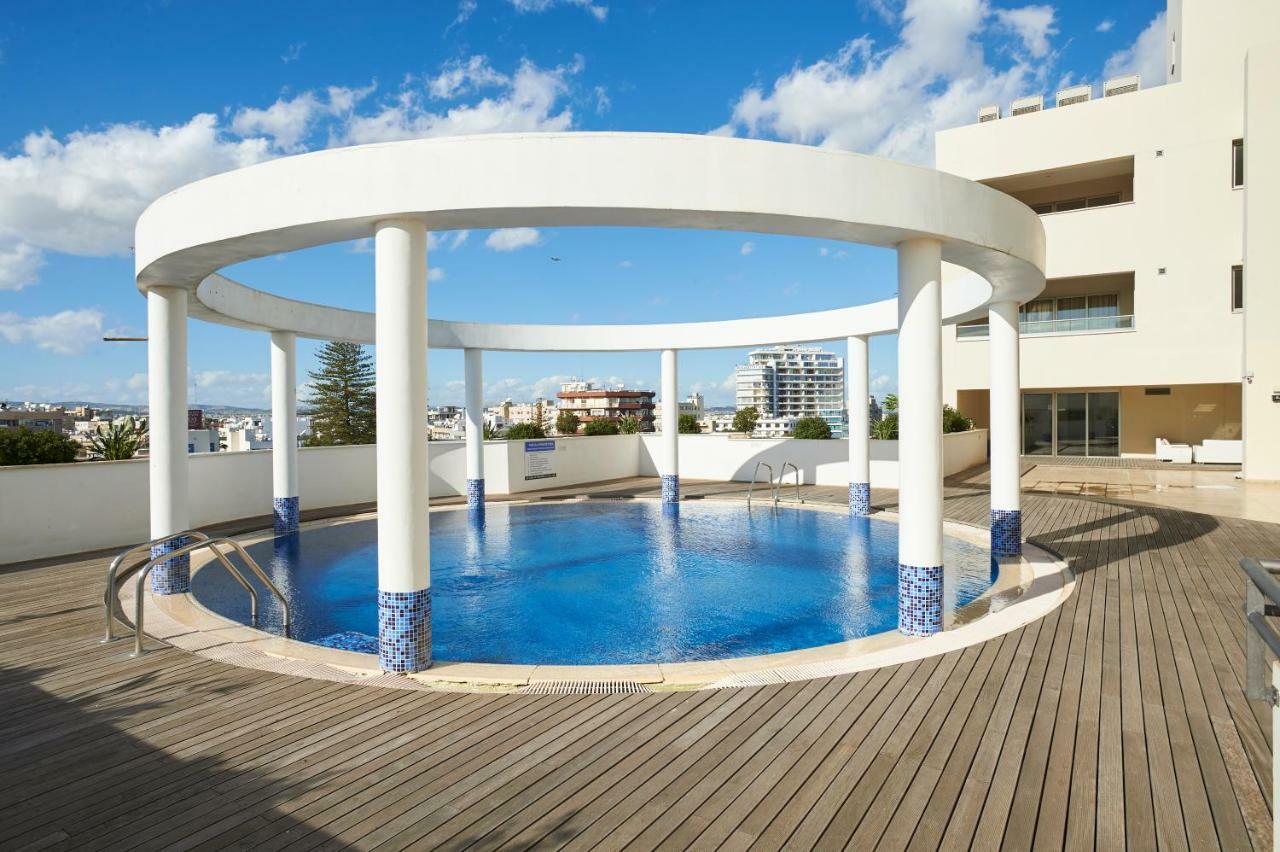 Finikoudes Luxury Apartments Ларнака Экстерьер фото